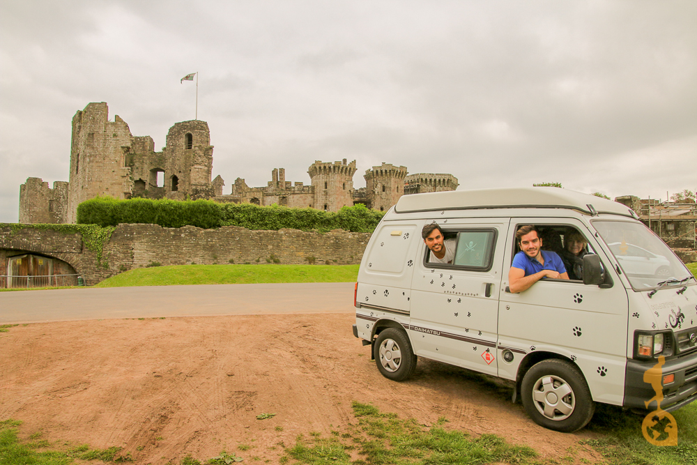 nosso carro do mongol rally, uma camper van